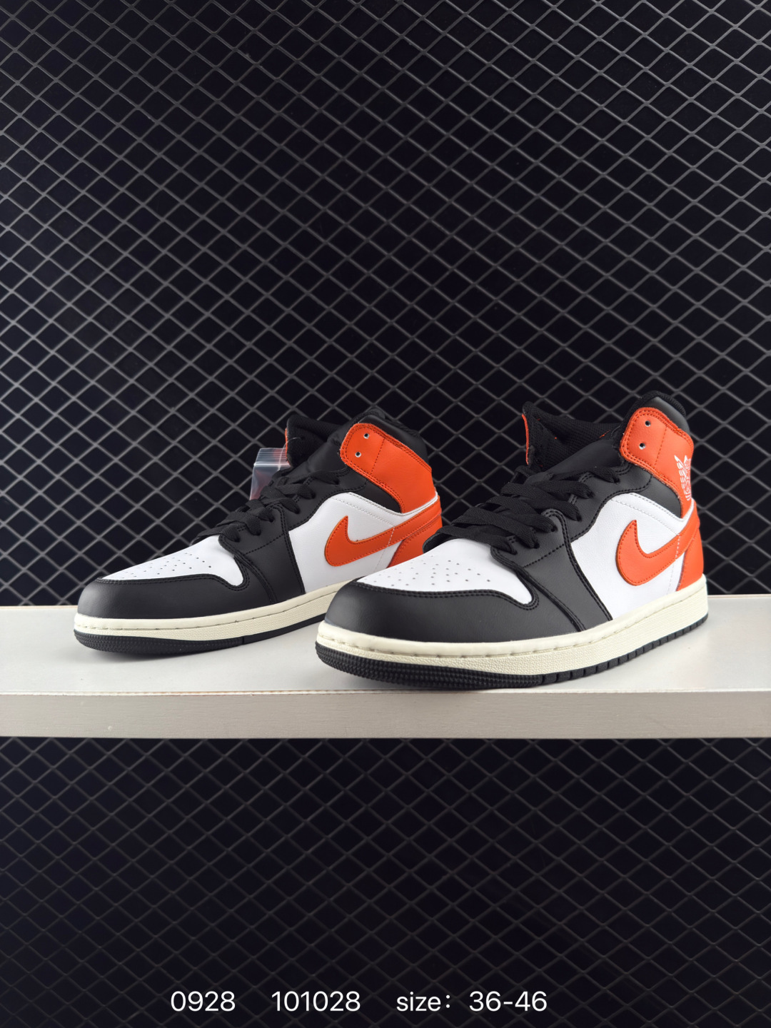 Air Jordan 1 Mid AJ1